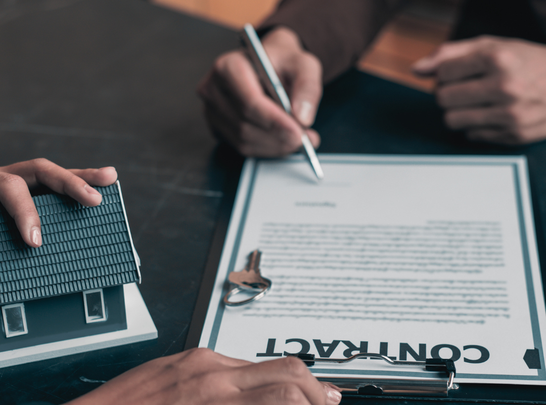 Cash house buyer - contract signing