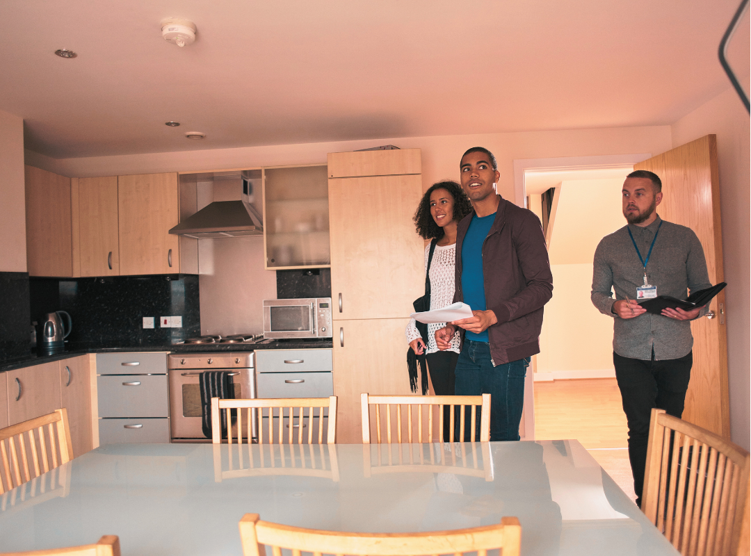 Selling property online - viewing with agent